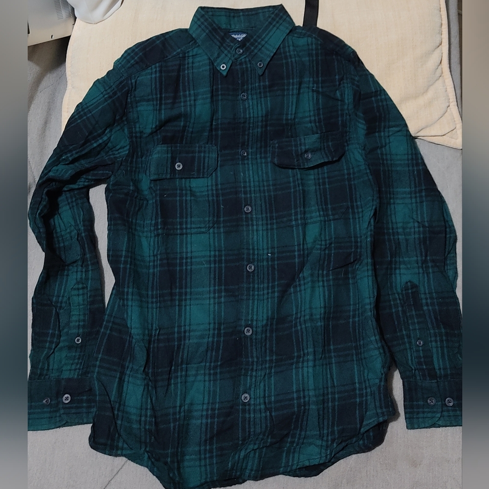 Faded Glory Size:S/CH (34-36) Green button-up Used, refer to photos